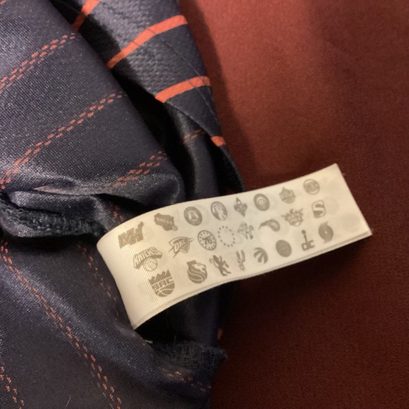 NBA Cleveland Cavaliers pinstriped Button down jersey mens size XL - Picture 11 of 11